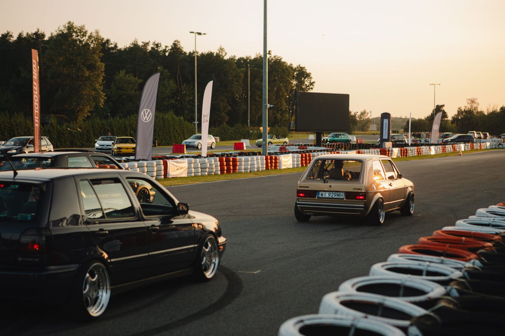 Piknik Volkswagena Golfa na Torze w Modlinie