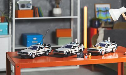 DeLorean z „Powrotu do przyszłości” z klocków Lego