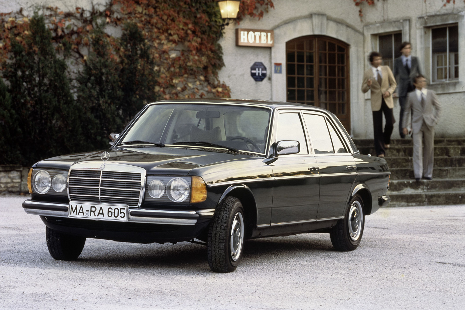 40. Lat "nieśmiertelnego" Mercedesa W123 | Motocaina.pl